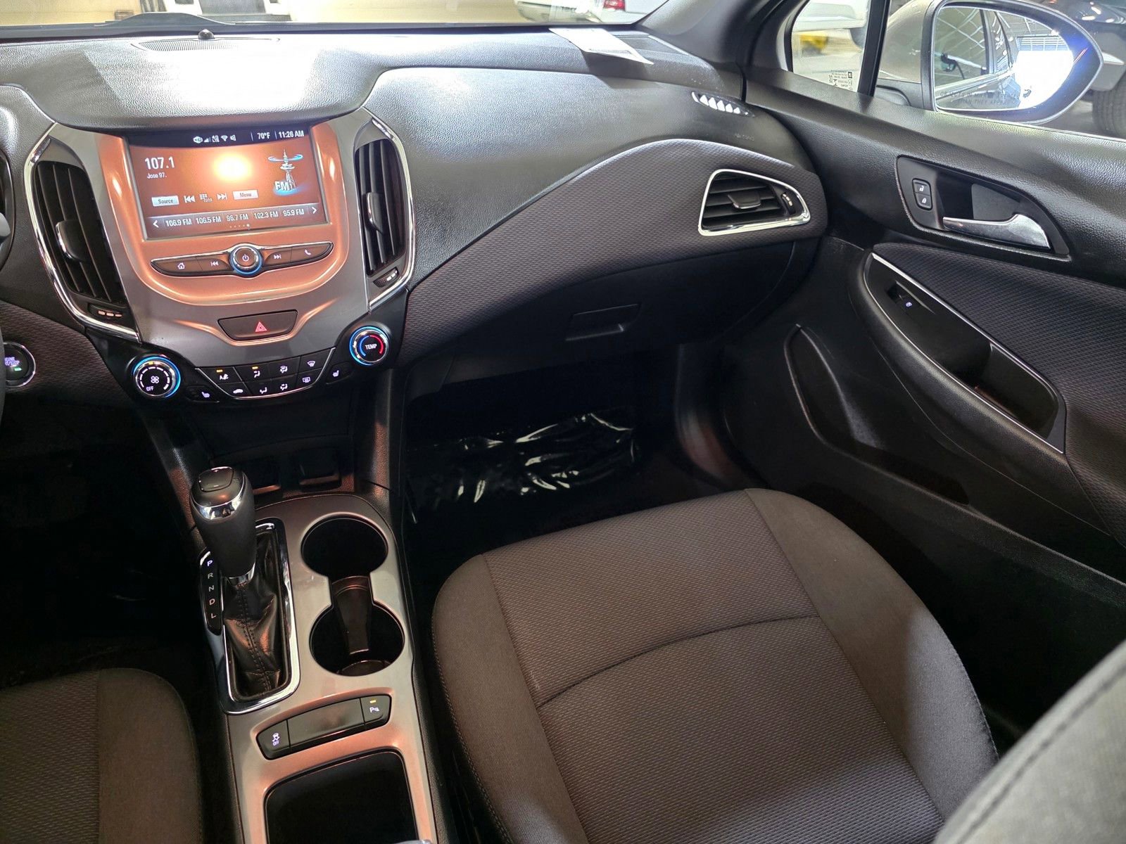 Used 2018 Chevrolet Cruze LT w/ Convenience Package image 17
