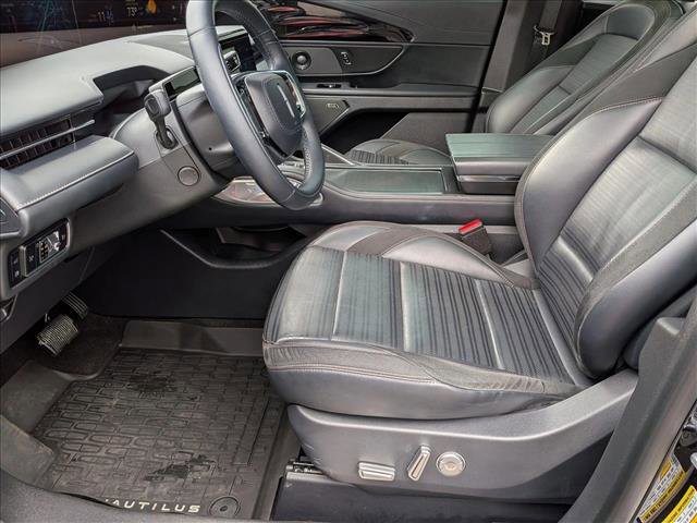 Used 2024 Lincoln Nautilus Reserve w/ Equipment Group 202A image 16