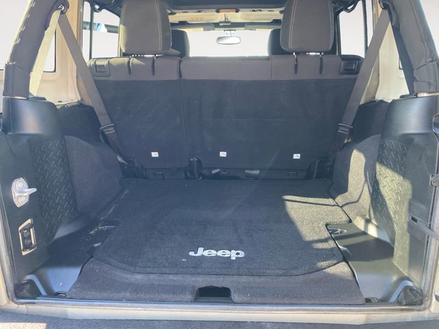 Used 2017 Jeep Wrangler Unlimited Rubicon w/ Cold Weather Group image 30