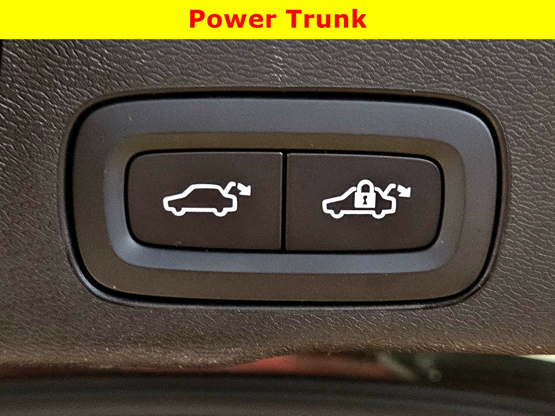 Used 2025 Volvo XC60 T8 Ultra w/ Protection Package Premier image 35