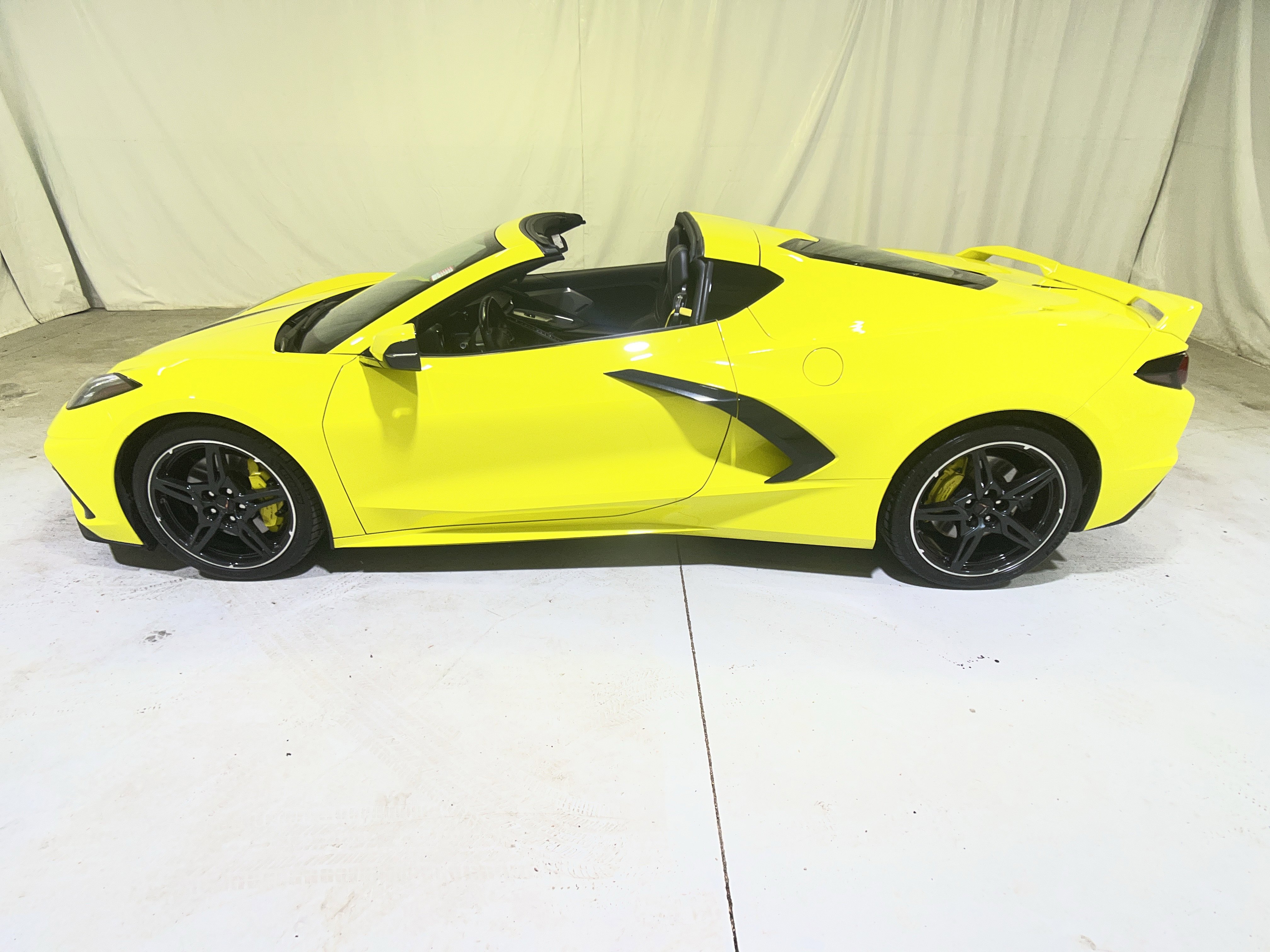 Used 2021 Chevrolet Corvette Stingray Preferred Cpe w/ Z51 Performance Package RWD image 16