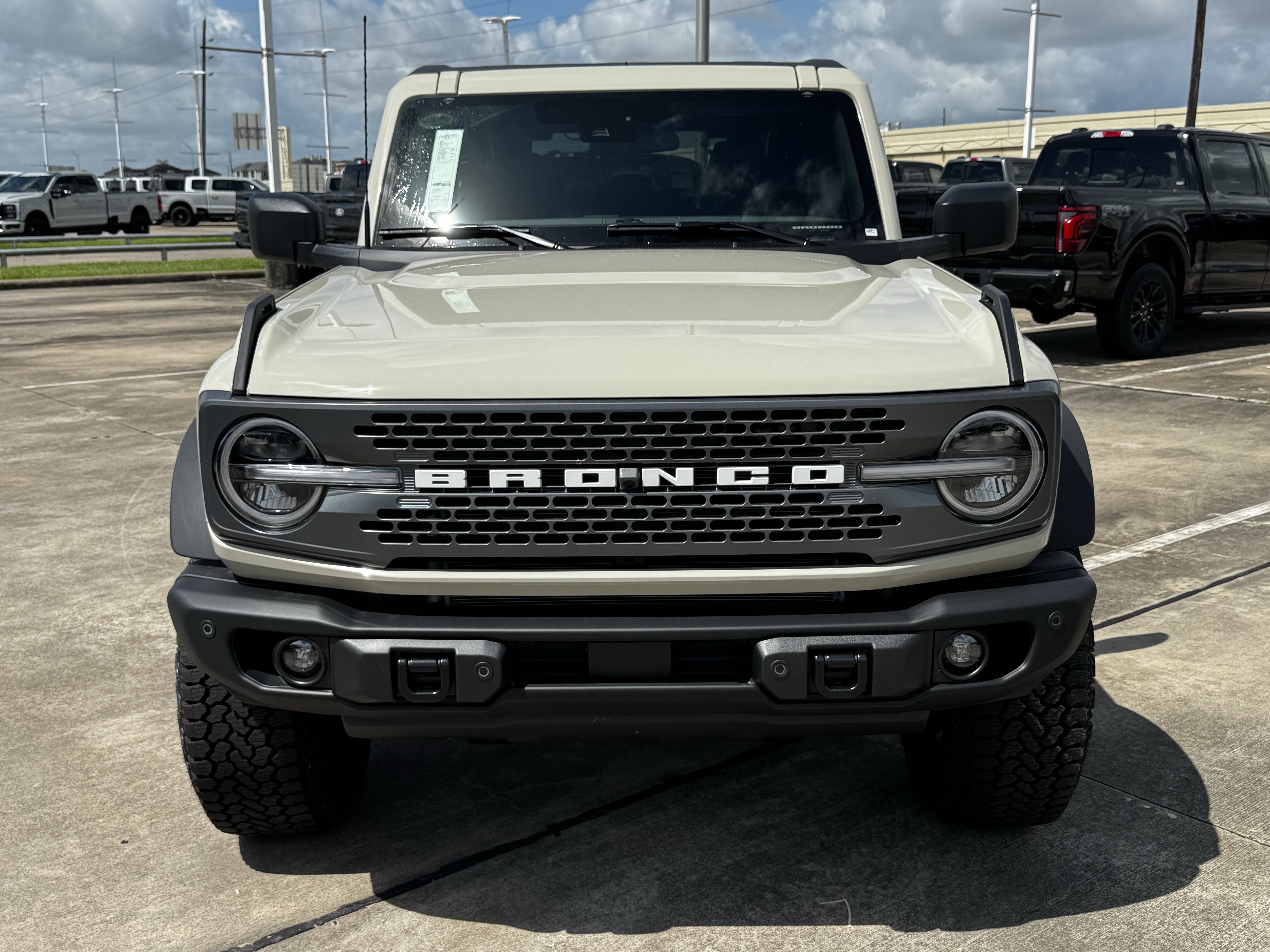 New 2026 Ford Bronco Badlands AWD/4WD image 3