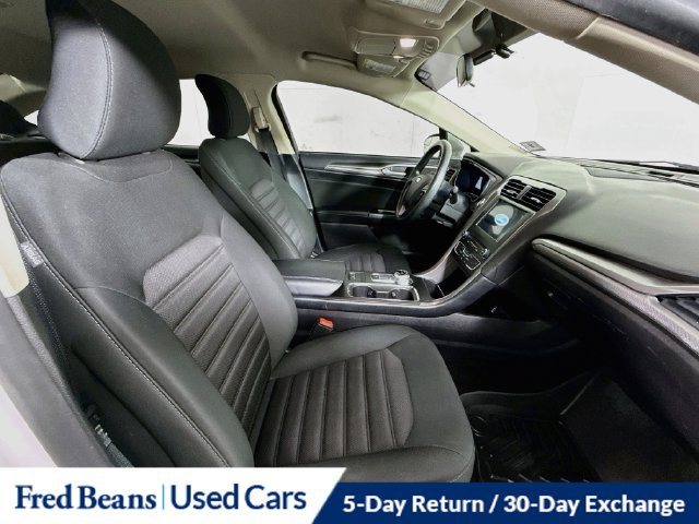 Used 2017 Ford Fusion SE w/ Fusion SE Technology Package FWD image 34