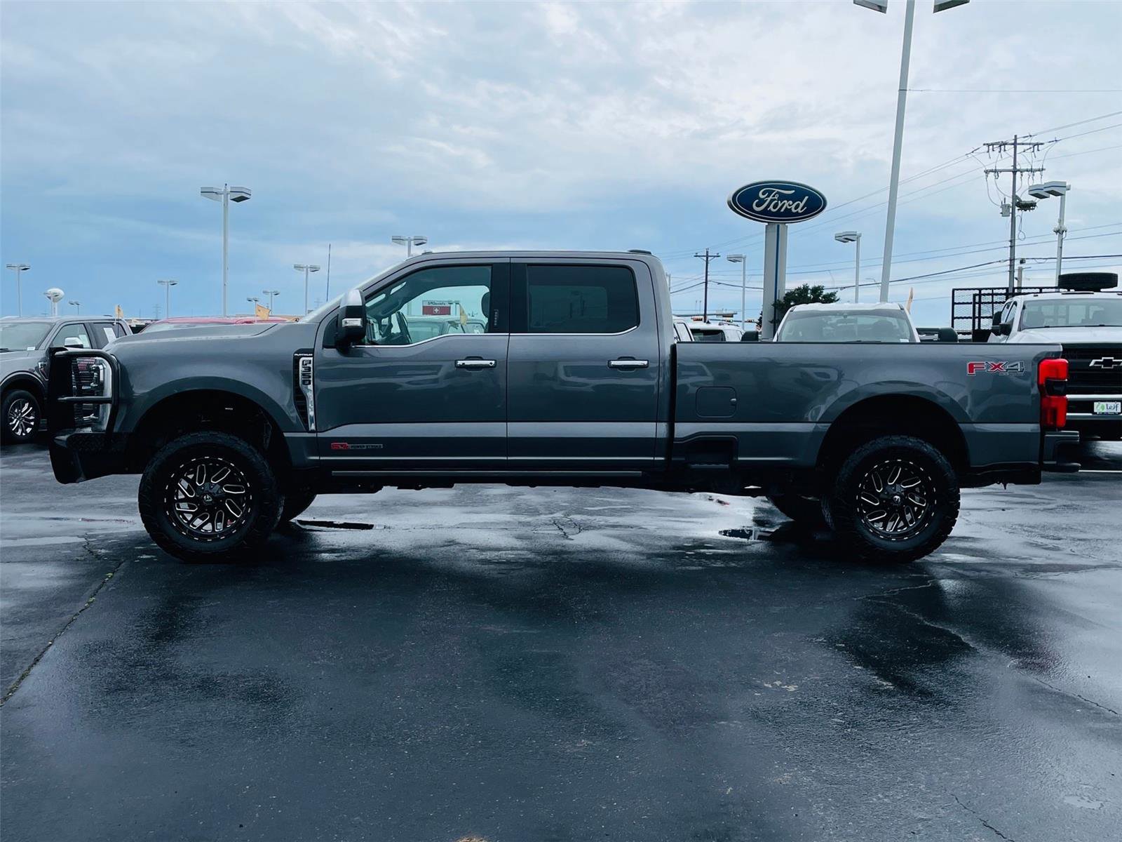 Used 2023 Ford F350 Platinum AWD/4WD image 6