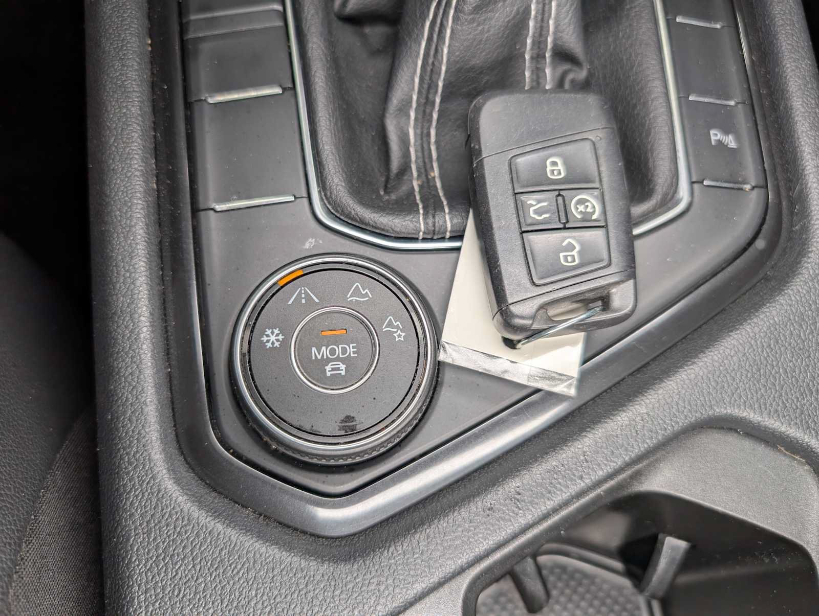 Used 2022 Volkswagen Tiguan SE R-Line AWD/4WD image 28