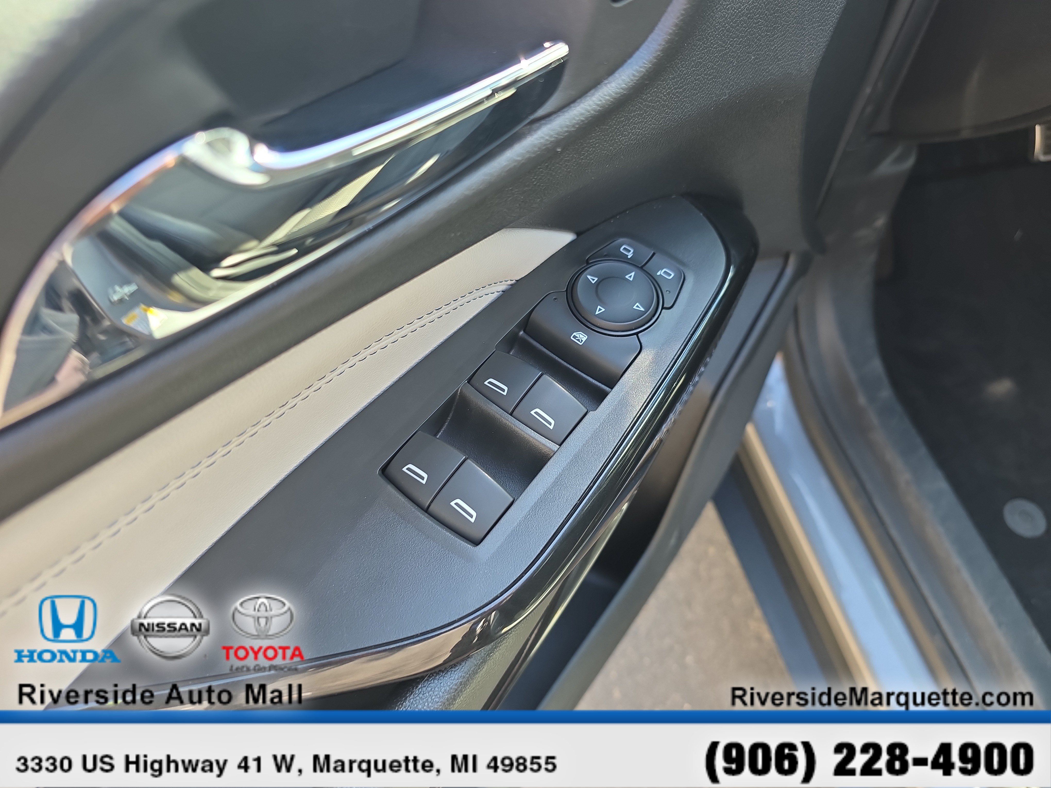 Used 2024 Chevrolet Trax LT w/ Driver Confidence Package FWD image 23