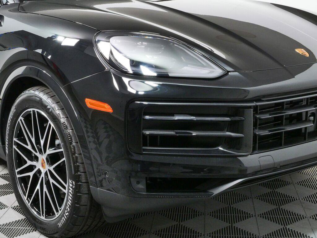 New 2026 Porsche Cayenne Coupe AWD/4WD image 39