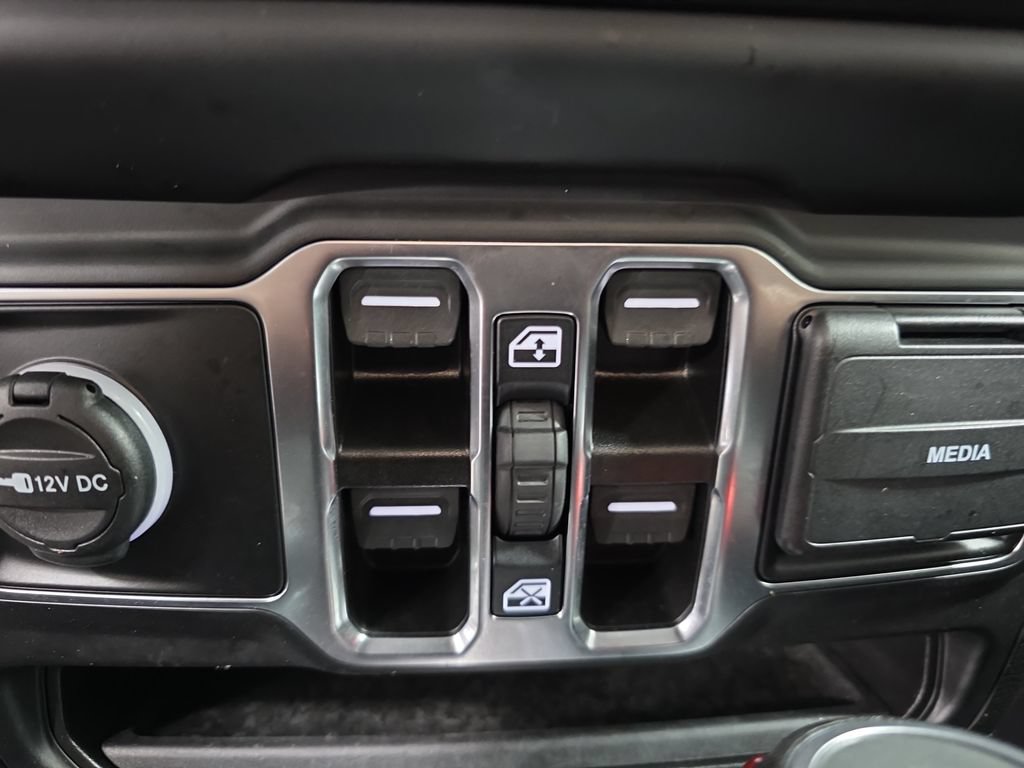 Used 2022 Jeep Wrangler Unlimited Sport AWD/4WD image 27
