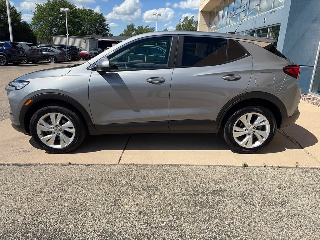 Used 2024 Buick Encore GX Preferred AWD/4WD image 5