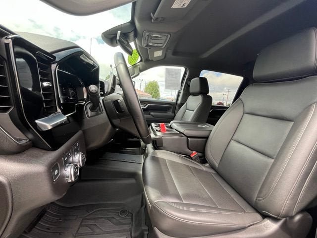 Used 2025 GMC Sierra 3500 SLT w/ X31 Off-Road Package AWD/4WD image 18