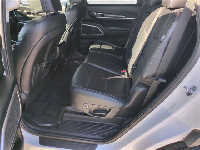 Used 2023 Kia Telluride LX image 18