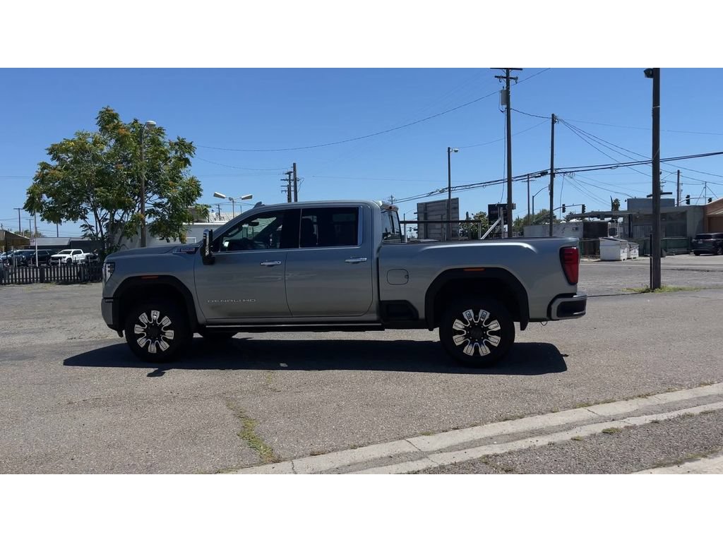 Used 2024 GMC Sierra 2500 Denali w/ Denali Reserve Package AWD/4WD image 8