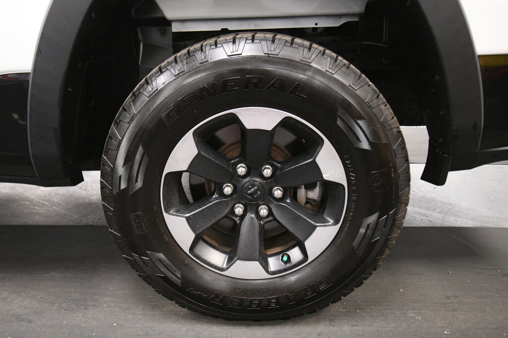 Used 2019 RAM 1500 Rebel image 30