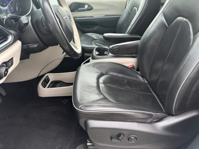 Used 2020 Chrysler Pacifica Limited FWD image 10