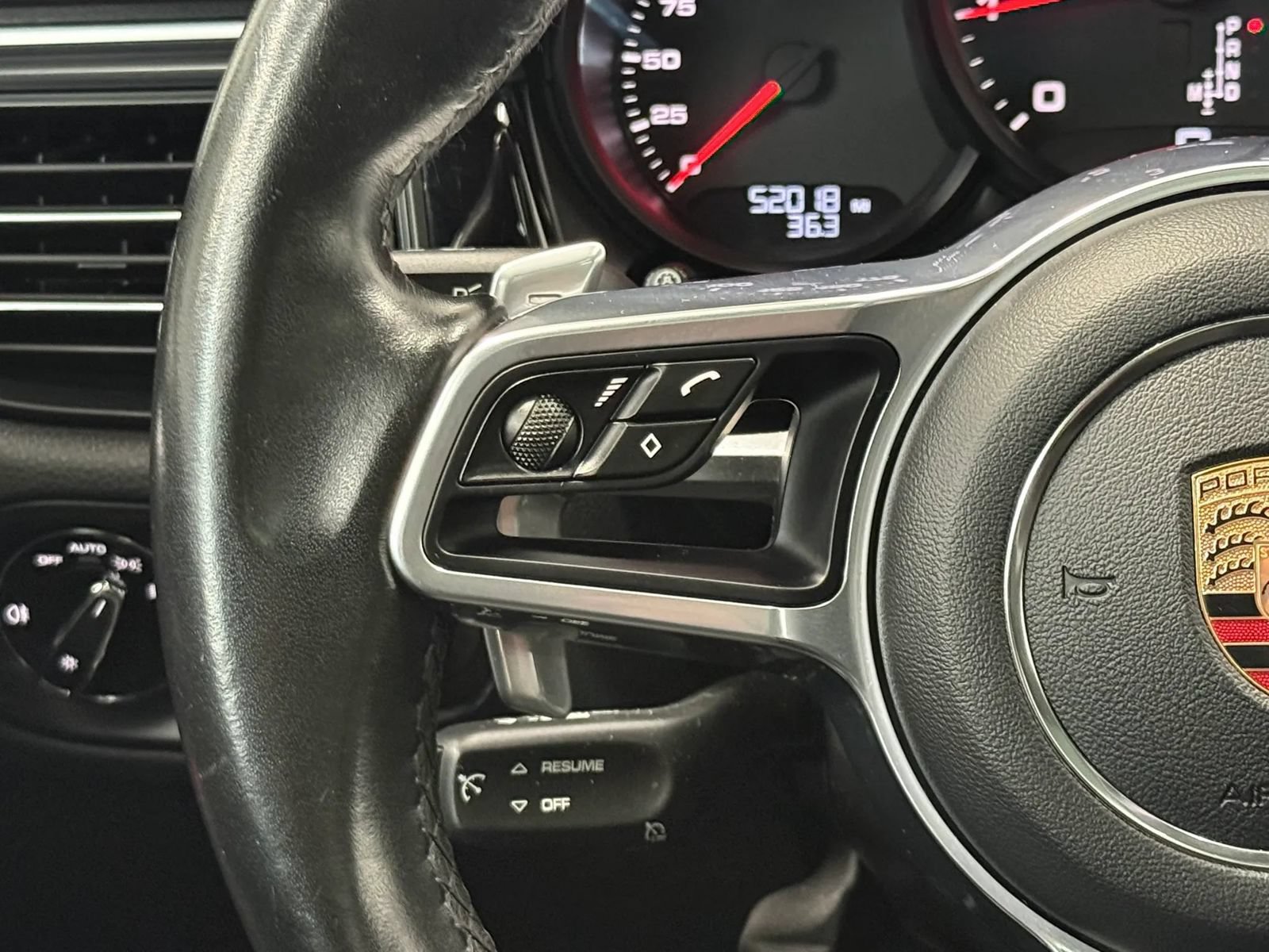 Used 2020 Porsche Macan AWD/4WD image 23