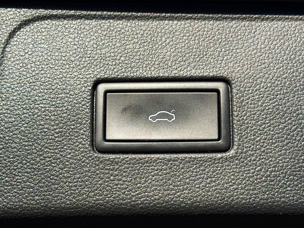 Used 2022 Volkswagen Atlas SEL AWD/4WD image 18
