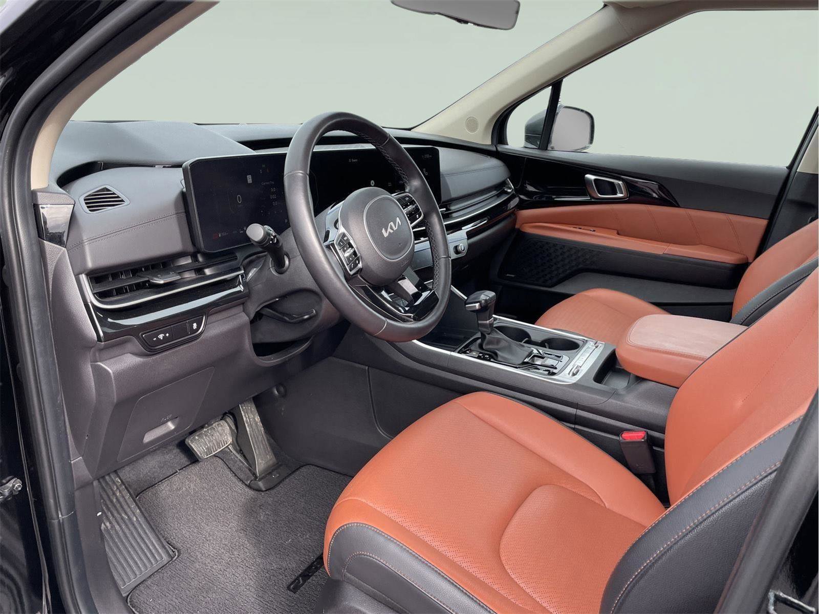 Used 2025 Kia Carnival SX Prestige image 13