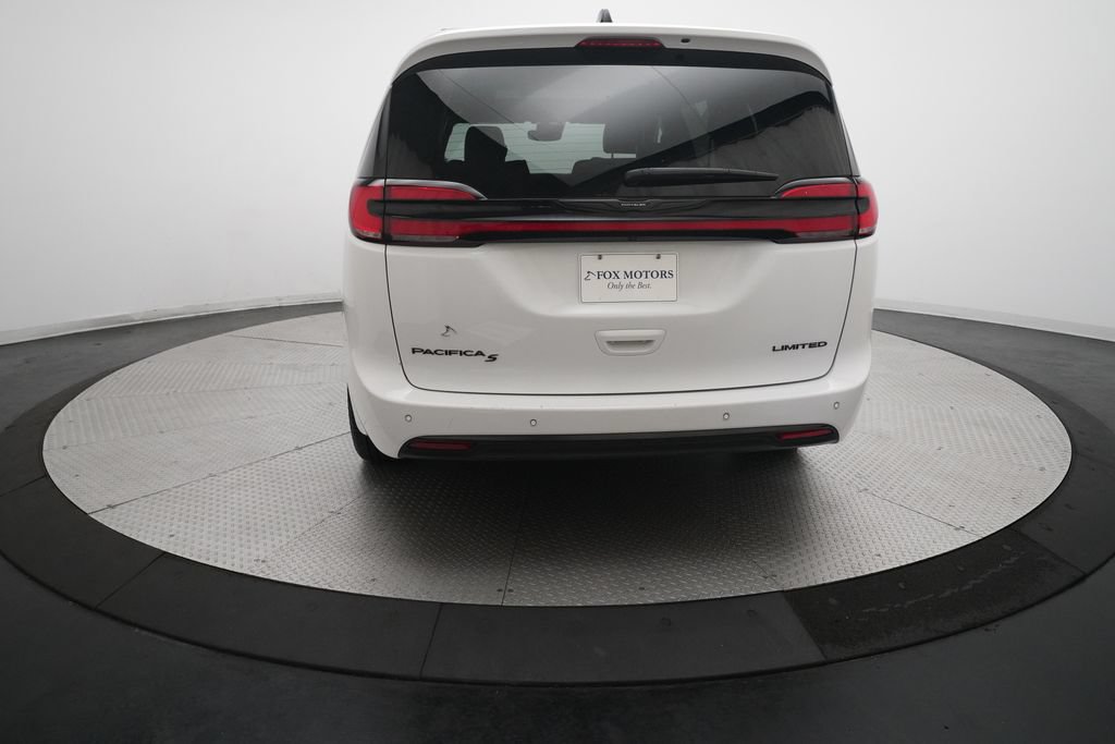 Used 2025 Chrysler Pacifica Limited FWD image 27