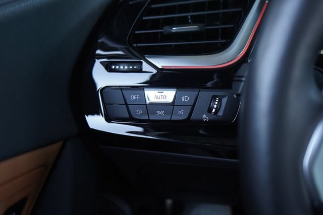 Used 2023 BMW Z4 M40i w/ Premium Package RWD image 25