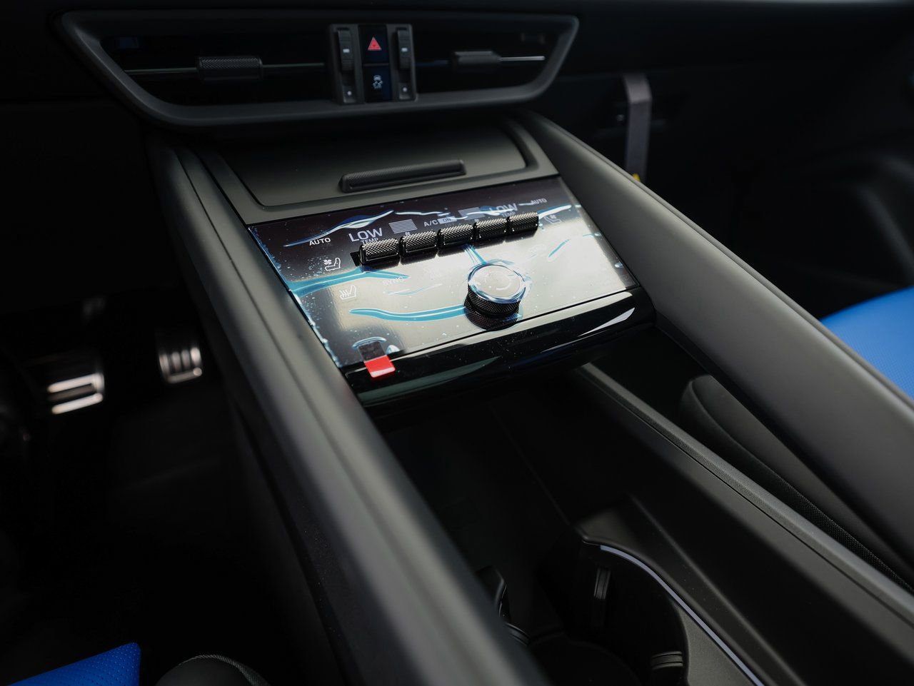 New 2025 Porsche Macan Turbo Electric image 19