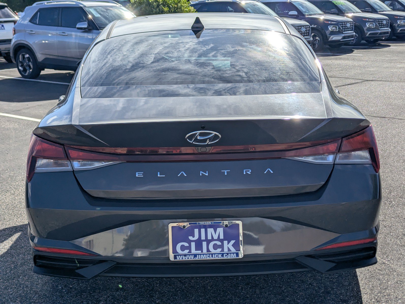 Used 2023 Hyundai Elantra SEL w/ Convenience Package FWD image 3