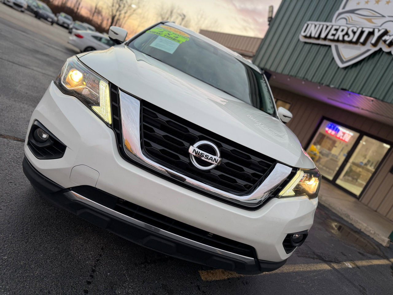 Used 2020 Nissan Pathfinder SV w/ Cargo Package image 9