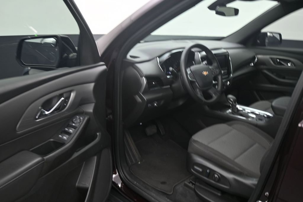 Used 2023 Chevrolet Traverse LT FWD image 10