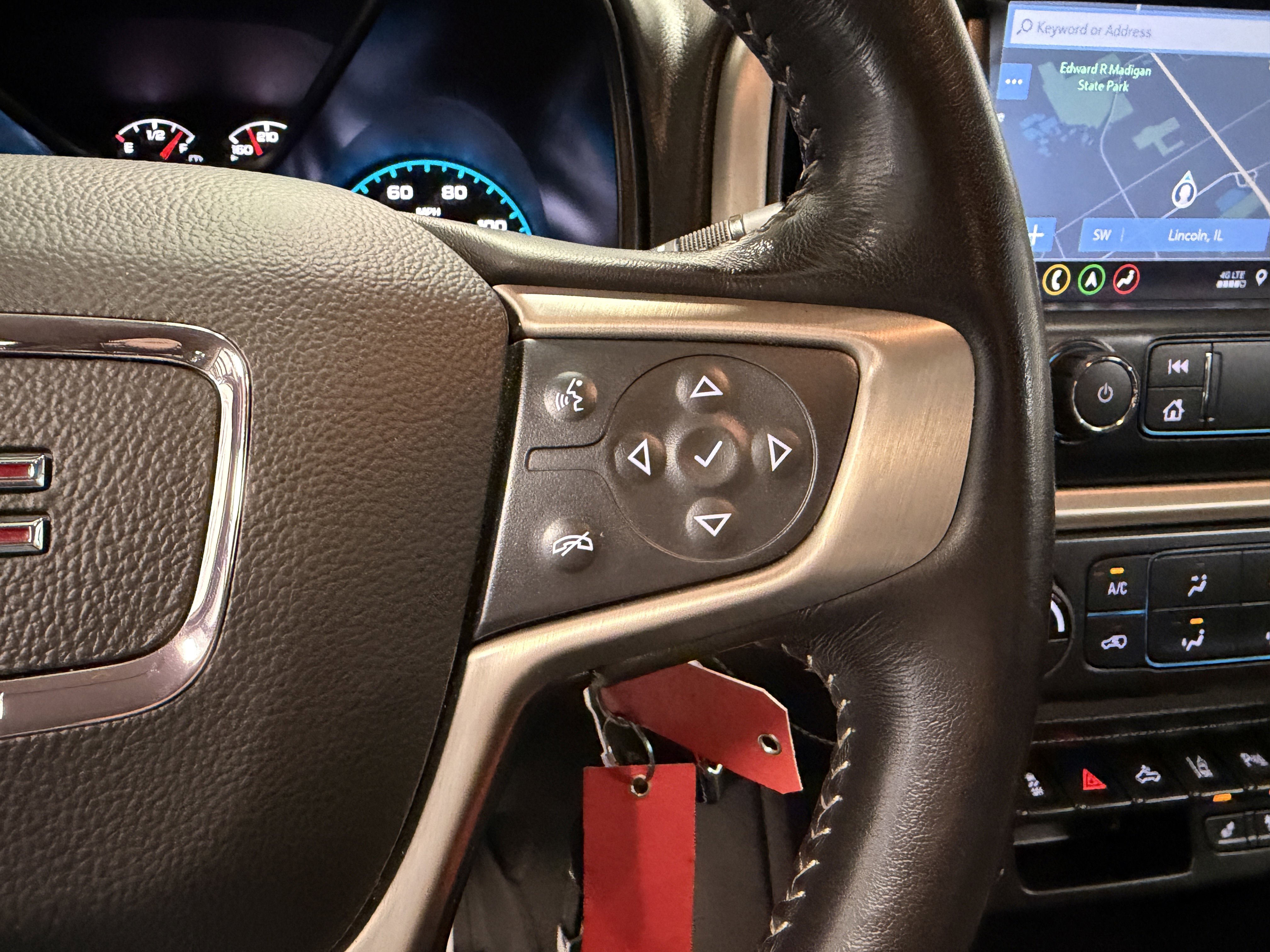 Used 2022 GMC Canyon Denali w/ Denali Black Edition Package image 15