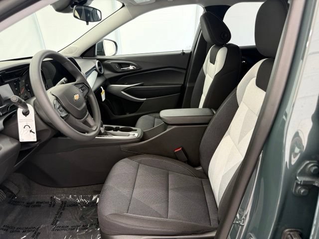 New 2026 Chevrolet Trax LS w/ LS Convenience Package FWD image 11