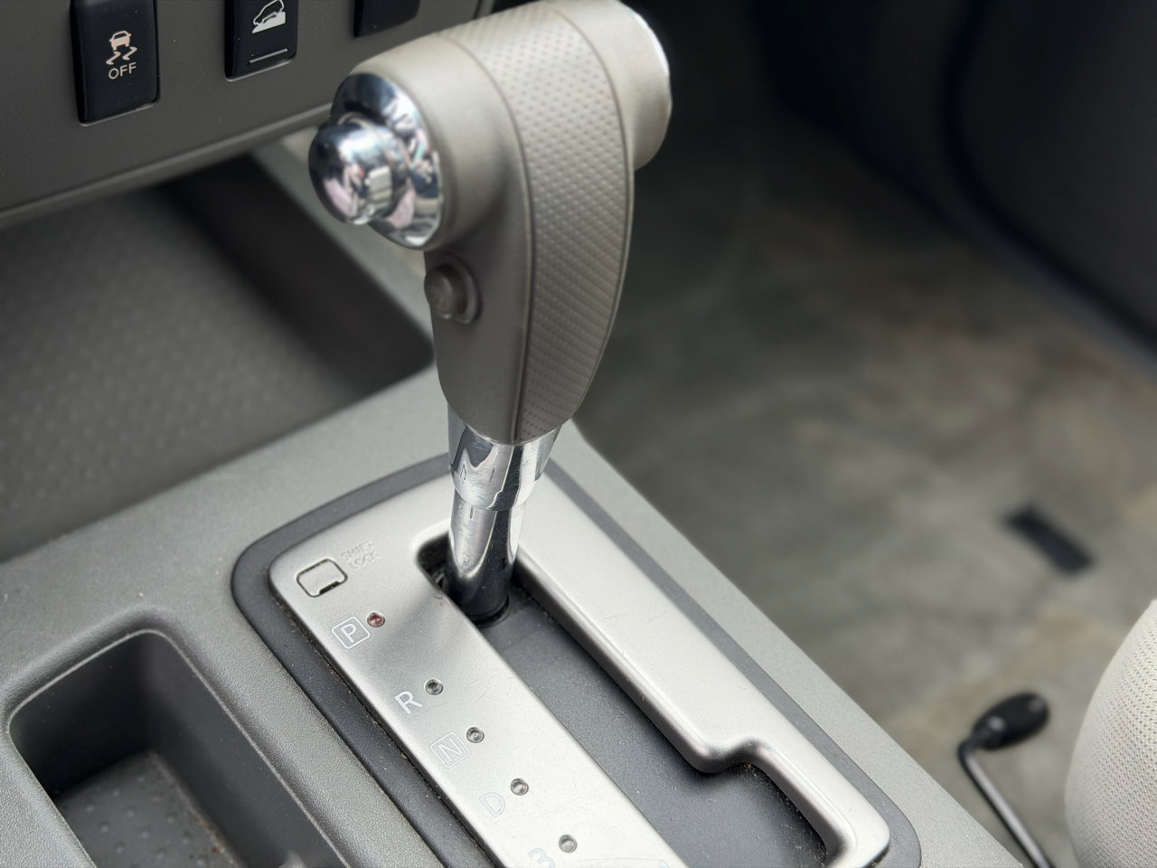 Used 2012 Nissan Frontier SV w/ SV Premium Utility Pkg image 24