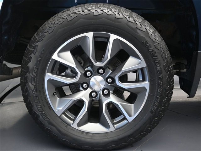 Used 2023 Chevrolet Silverado 1500 LT image 9