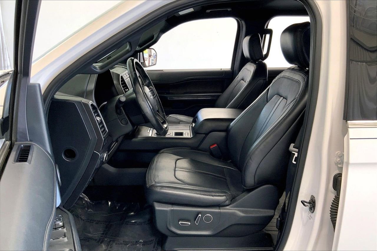 Used 2019 Ford Expedition Max Limited w/ Driver Assistance Package RWD image 18