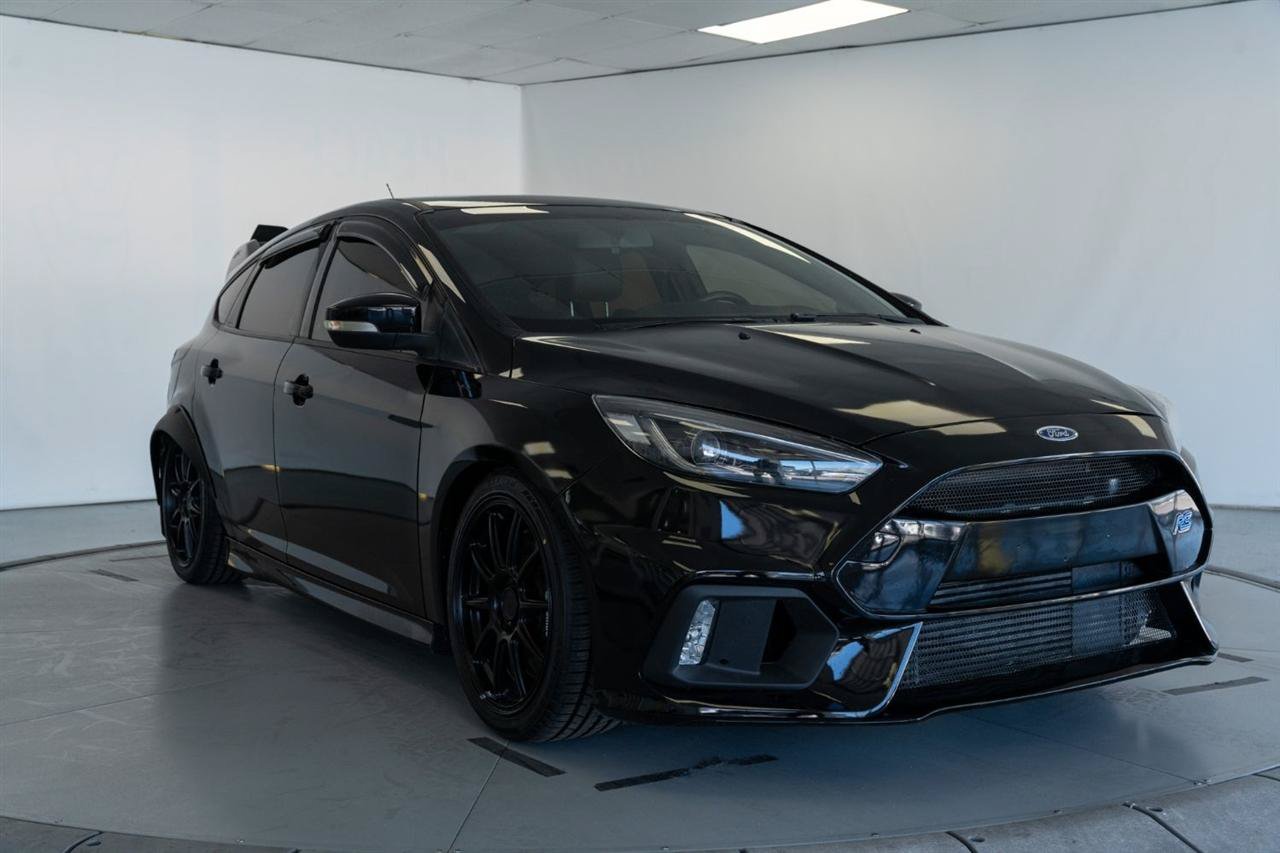 Used 2017 Ford Focus RS AWD/4WD image 2