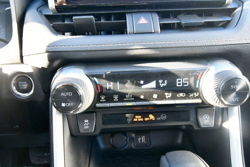 Used 2025 Toyota RAV4 XLE AWD/4WD image 24