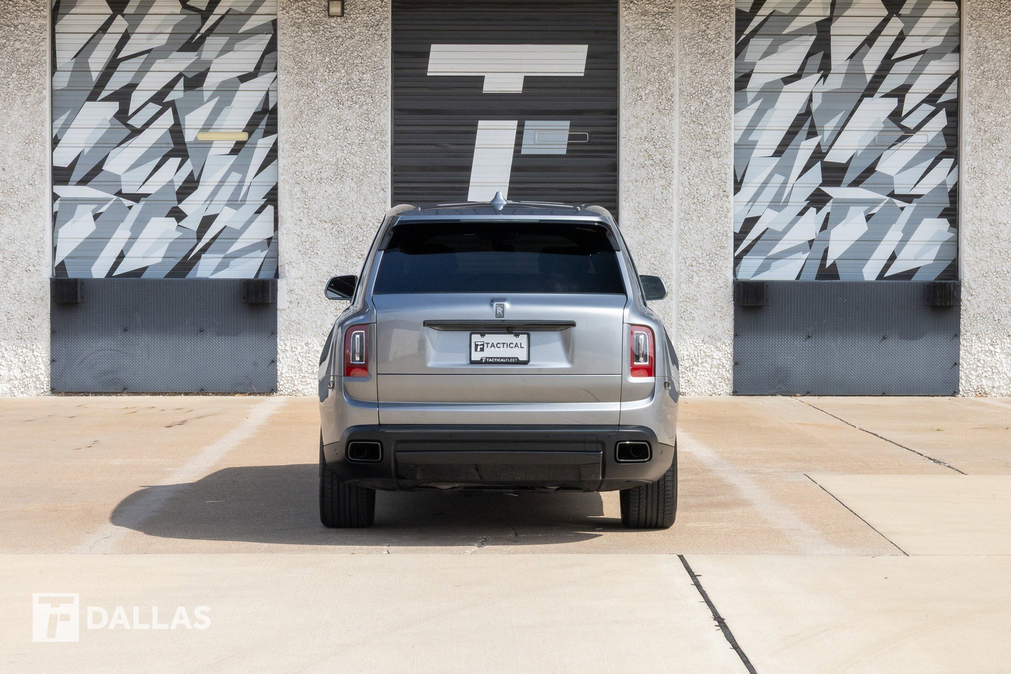 Used 2022 Rolls-Royce Cullinan Black Badge w/ Dark Exterior Package image 14