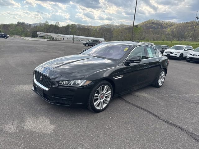 Used 2019 Jaguar XE Prestige image 4