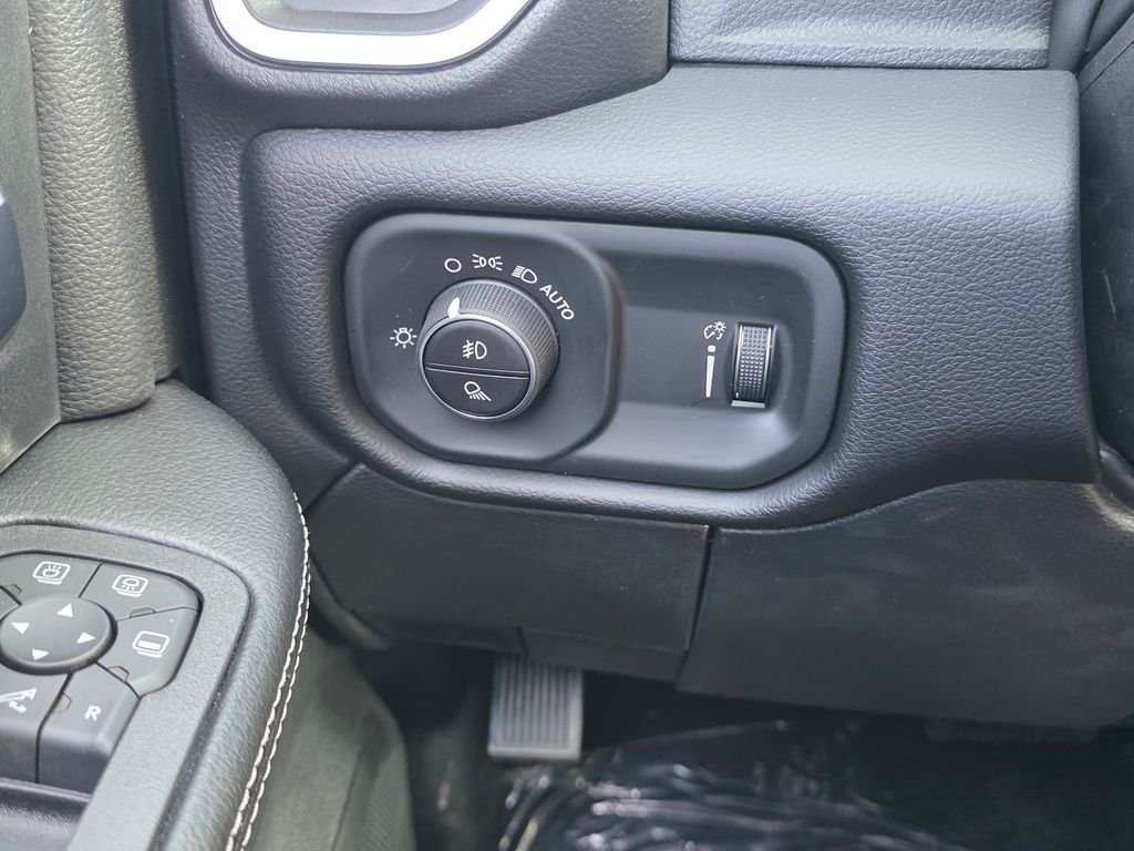 New 2026 RAM 3500 Big Horn AWD/4WD image 20