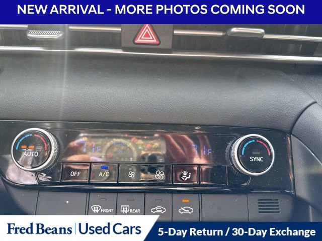 Used 2023 Hyundai Elantra SEL image 12