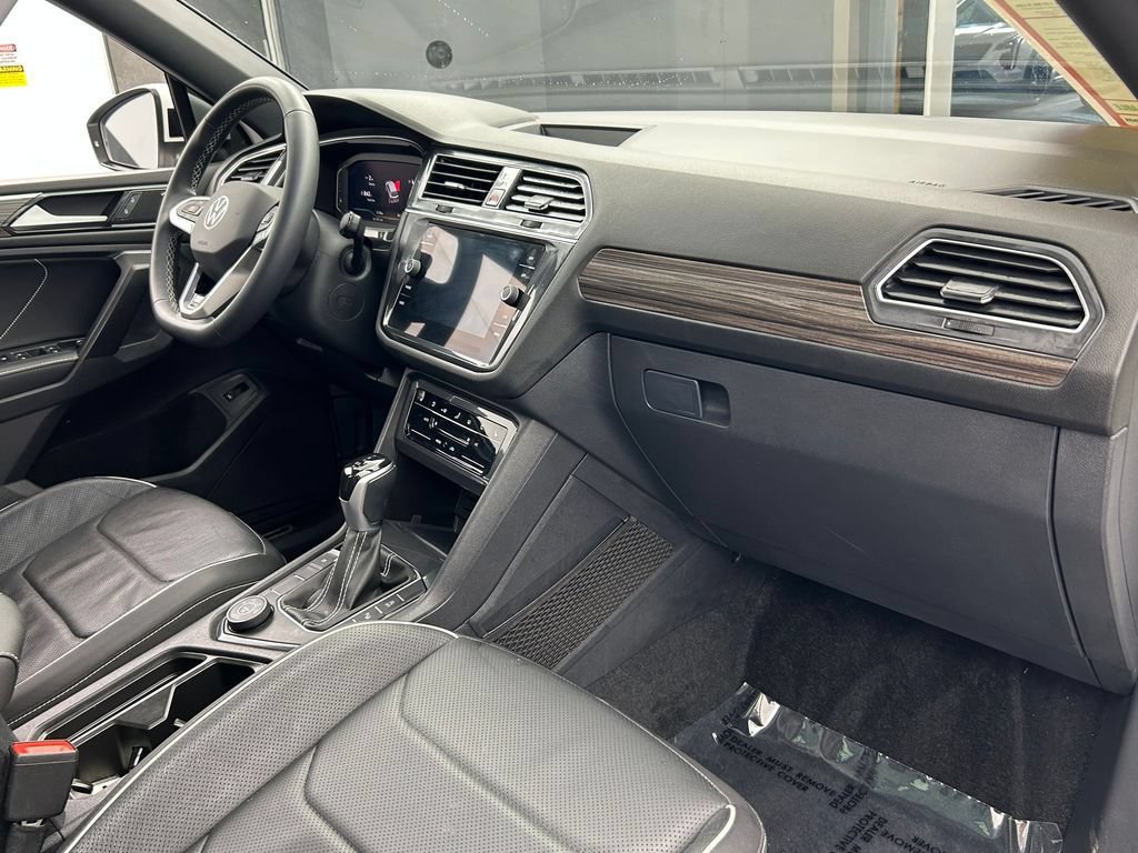 Used 2023 Volkswagen Tiguan SEL R-Line AWD/4WD image 52