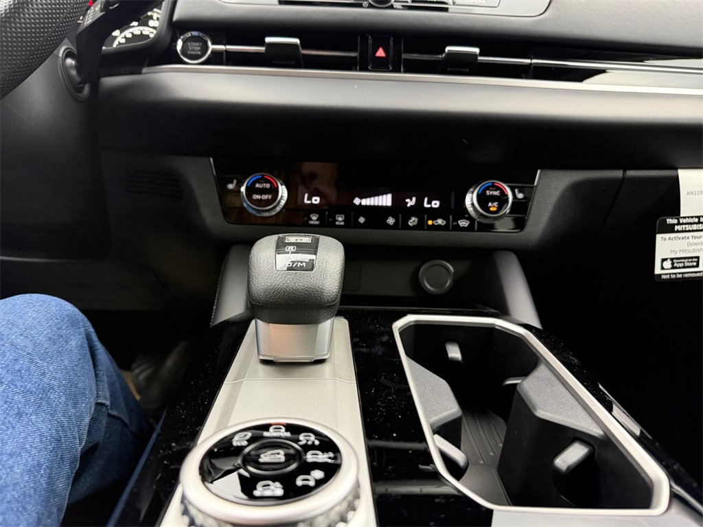 New 2026 Mitsubishi Outlander ES image 22