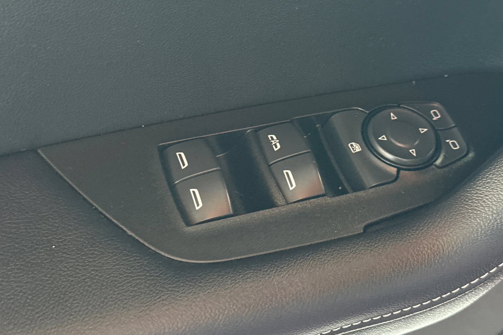Certified 2024 Chevrolet Blazer LT FWD image 12