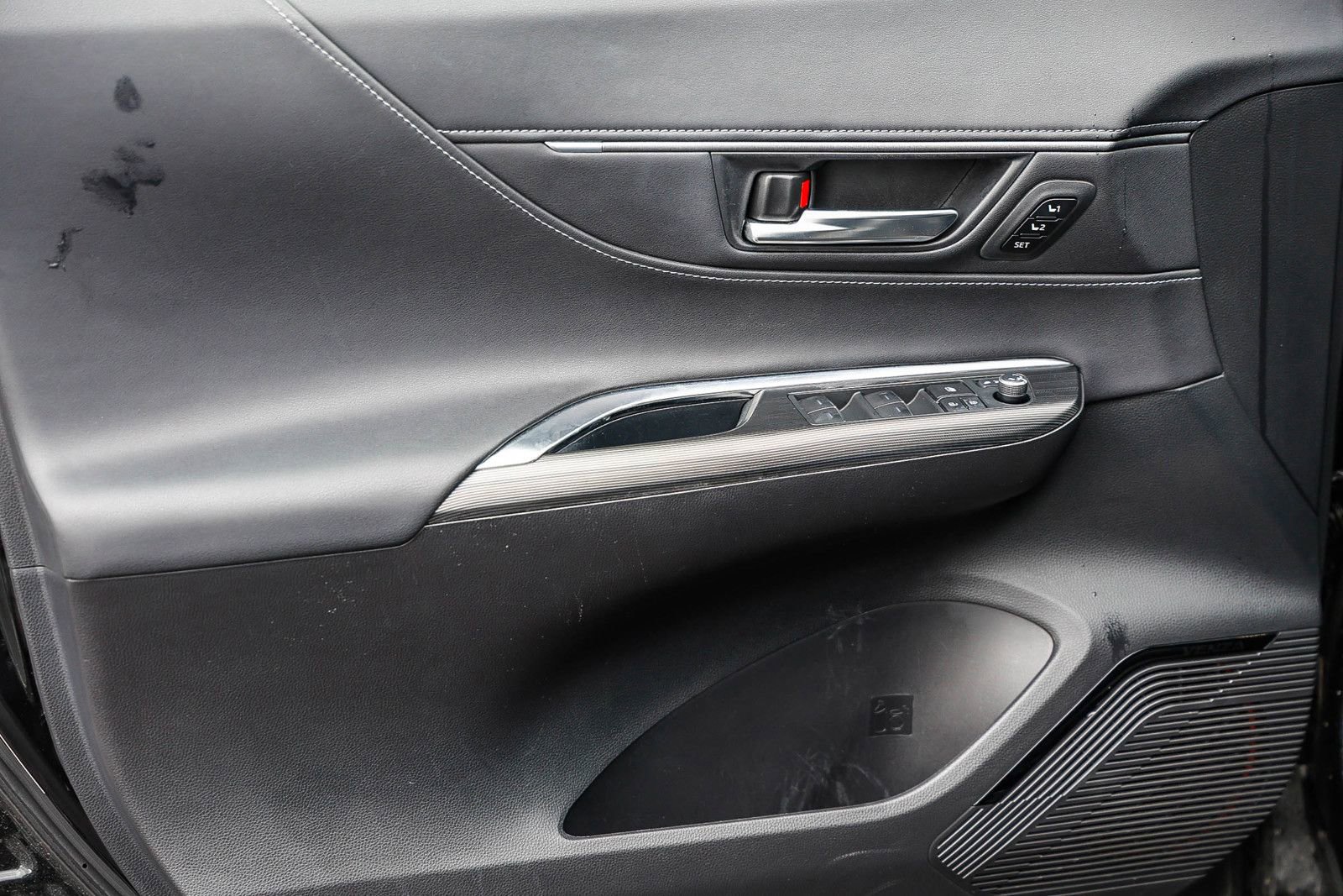 Used 2021 Toyota Venza Limited image 20