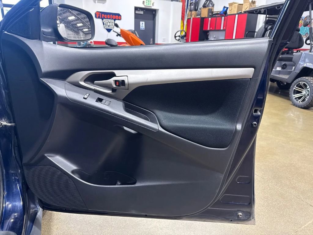 Used 2010 Pontiac Vibe AWD w/ Sun And Sound Package image 15