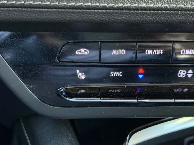 Used 2021 Buick Envision Essence w/ Sport Touring Package FWD image 21