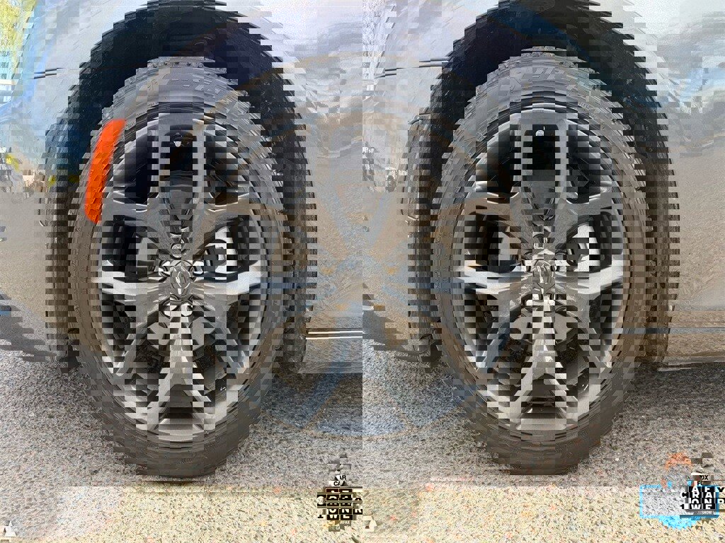 Certified 2023 Chrysler 300 Touring w/ Sport Appearance Package image 9