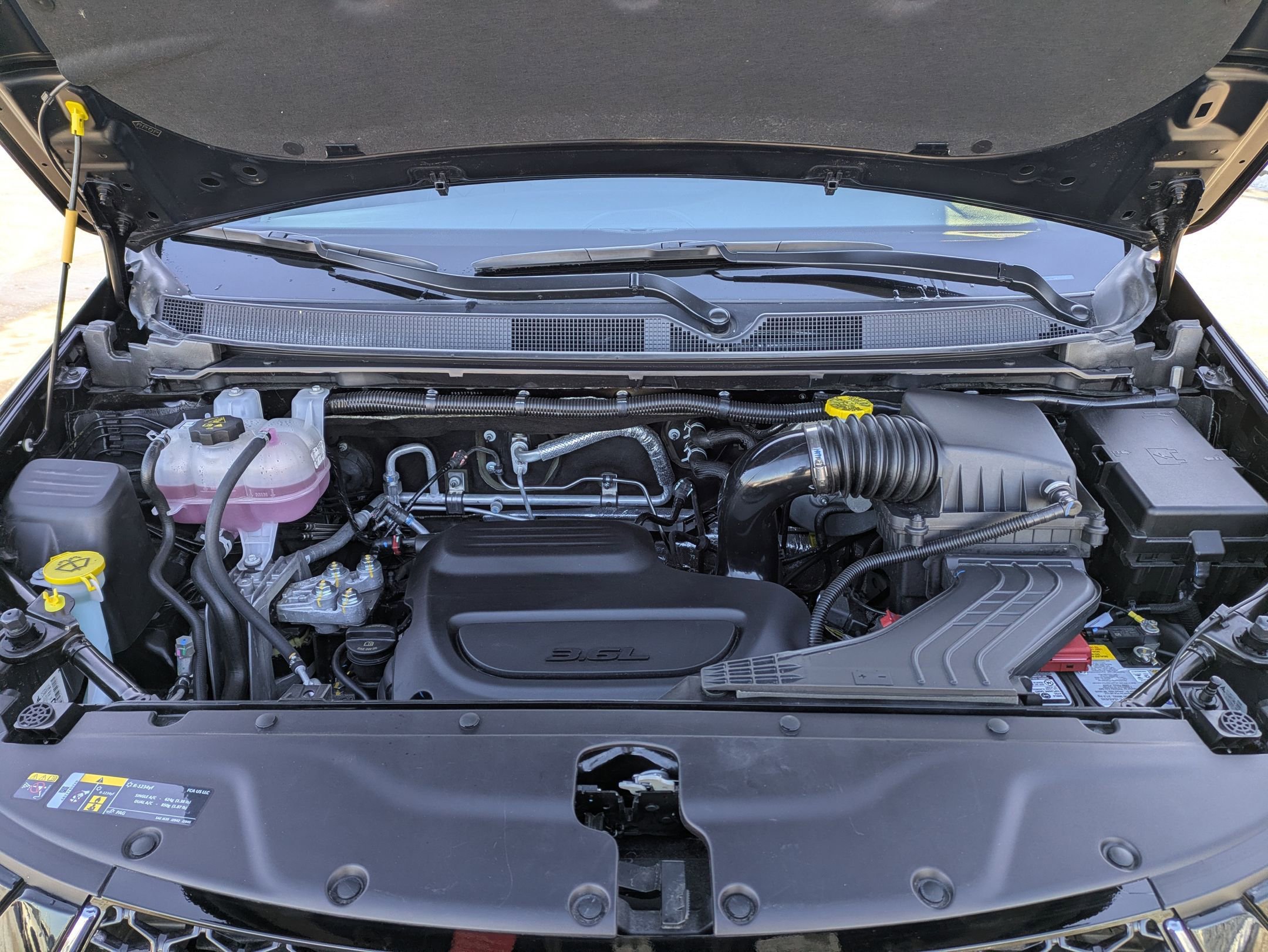 Used 2025 Chrysler Pacifica Select image 35