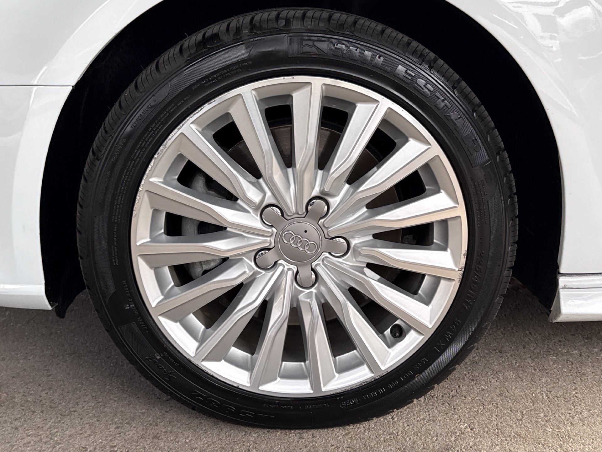 Used 2018 Audi A3 e-tron Premium Plus w/ Technology Package FWD image 20