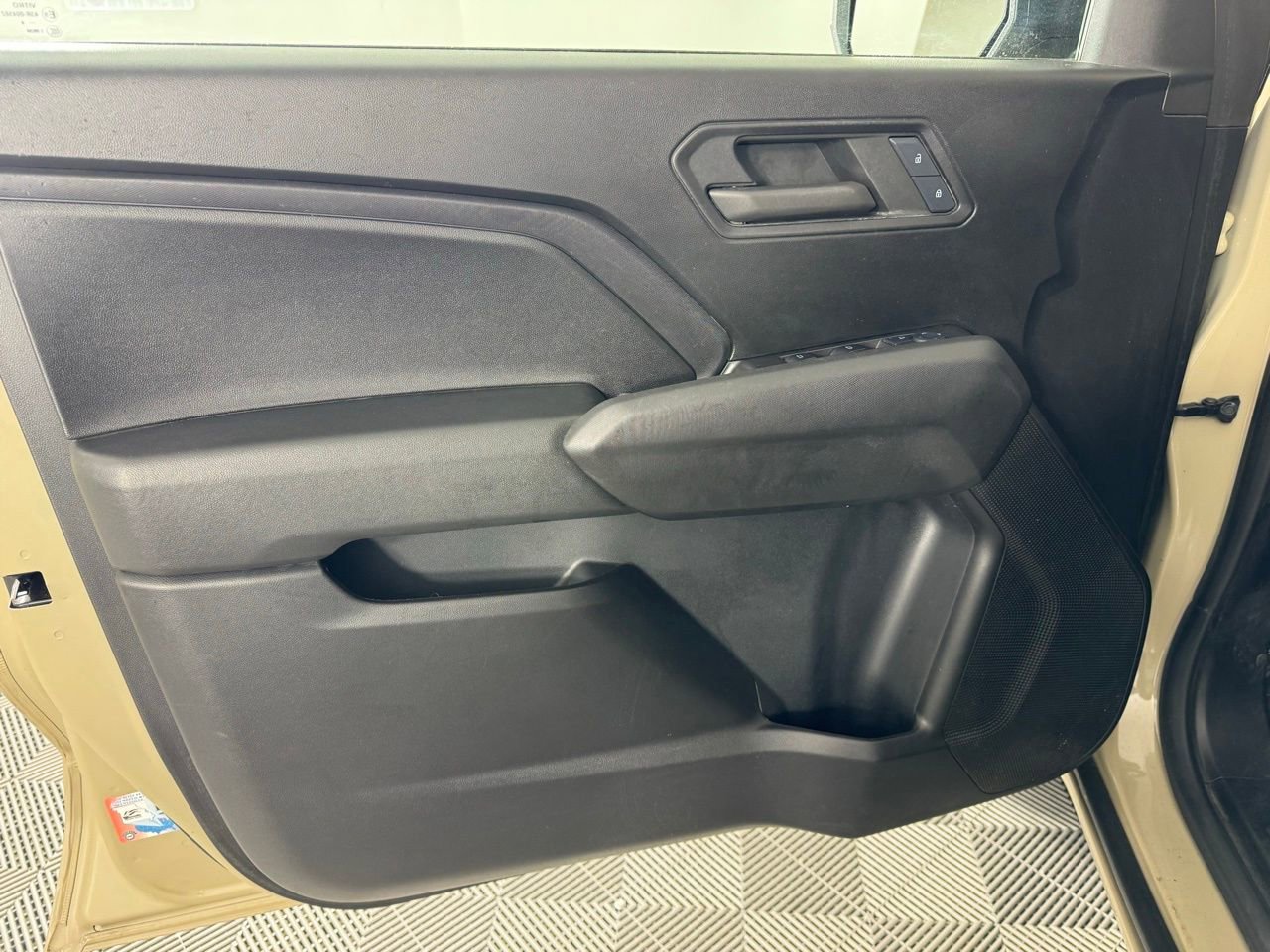 Used 2024 Chevrolet Colorado W/T image 10