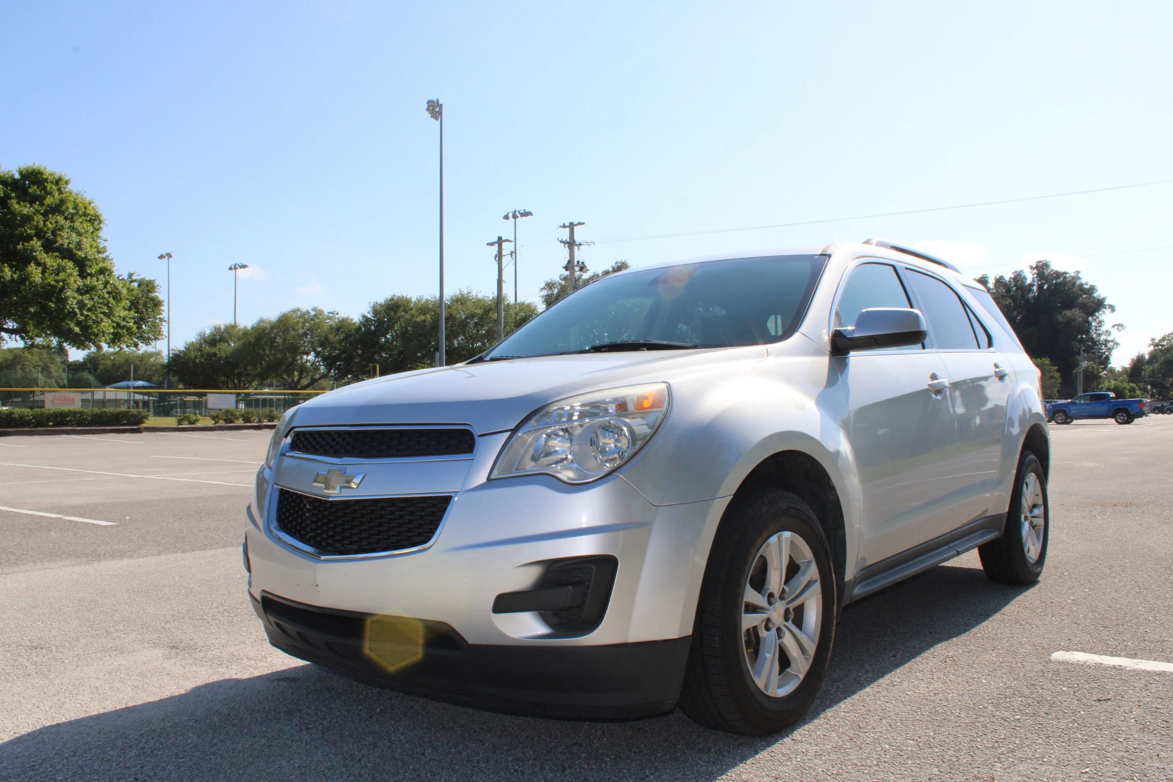 Used 2015 Chevrolet Equinox LT w/ Driver Convenience Package FWD image 2