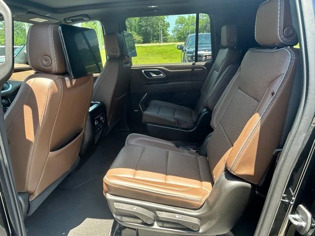 Used 2021 Chevrolet Suburban High Country RWD image 11
